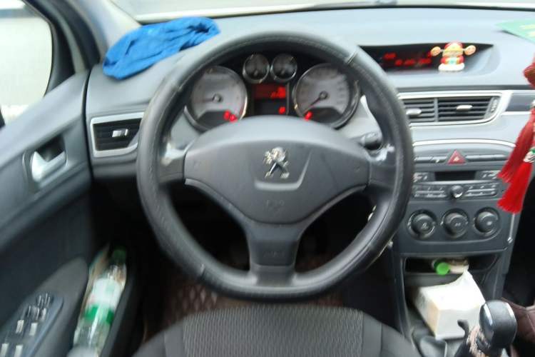 Used Peugeot 308 2014 Enjoy Edition Classic 1.6L Manual YouShang Model Steering Wheel