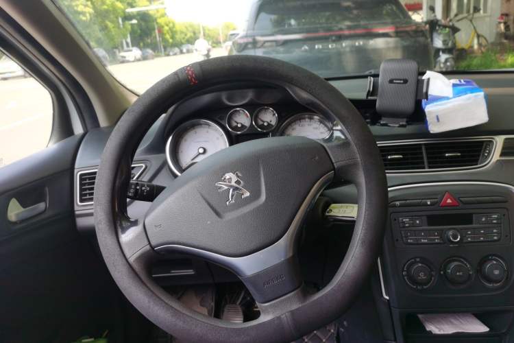 Used Peugeot 308 2014 Enjoy Edition Classic 1.6L Manual YouShang Model Steering Wheel