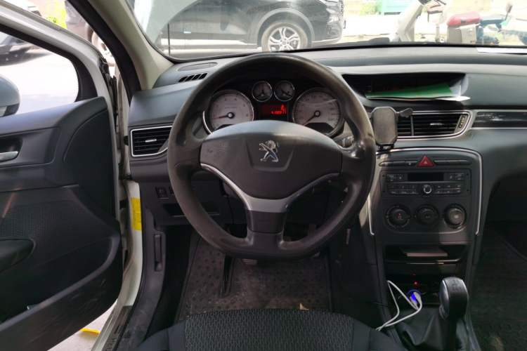 Used Peugeot 308 2014 Enjoy Edition Classic 1.6L Manual YouShang Model Steering Wheel