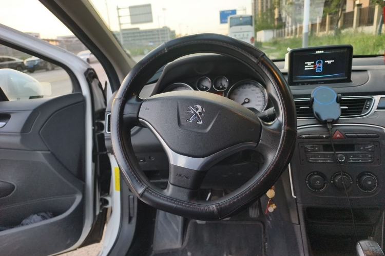 Used Peugeot 308 2014 Enjoy Edition Classic 1.6L Manual YouShang Model Steering Wheel