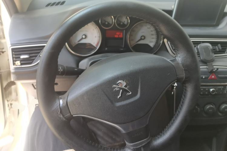 Used Peugeot 308 2014 Enjoy Edition Classic 1.6L Manual YouShang Model Steering Wheel