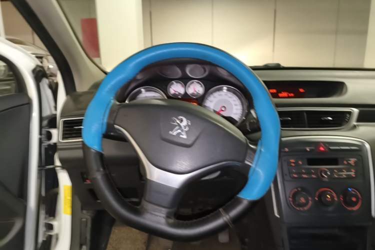 Used Peugeot 308 2014 Enjoy Edition Classic 1.6L Manual YouShang Model Steering Wheel