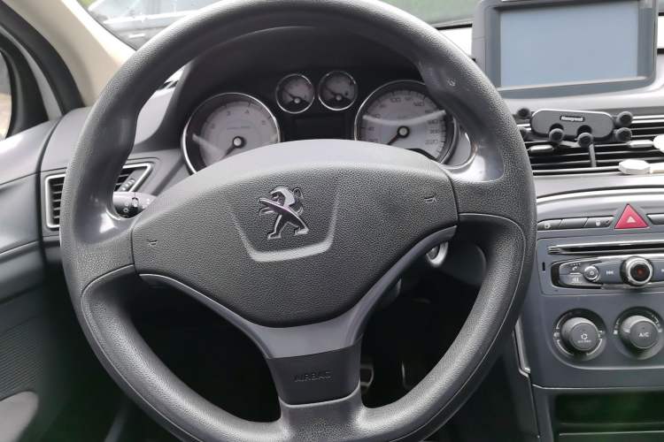 Used Peugeot 308 2014 Enjoy Edition Classic 1.6L Manual YouShang Model Steering Wheel