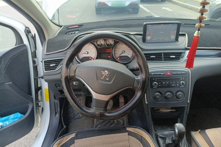 Used Peugeot 308 2014 Enjoy Edition Classic 1.6L Manual YouShang Model Steering Wheel