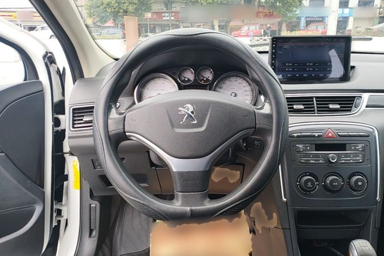 Used Peugeot 308 2014 Enjoy Edition Classic 1.6L Manual YouShang Model Steering Wheel