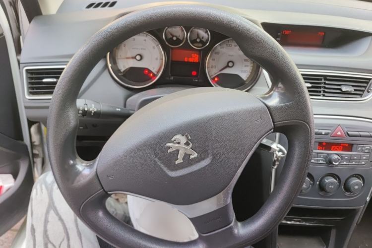 Used Peugeot 308 2014 Enjoy Edition Classic 1.6L Manual YouShang Model Steering Wheel