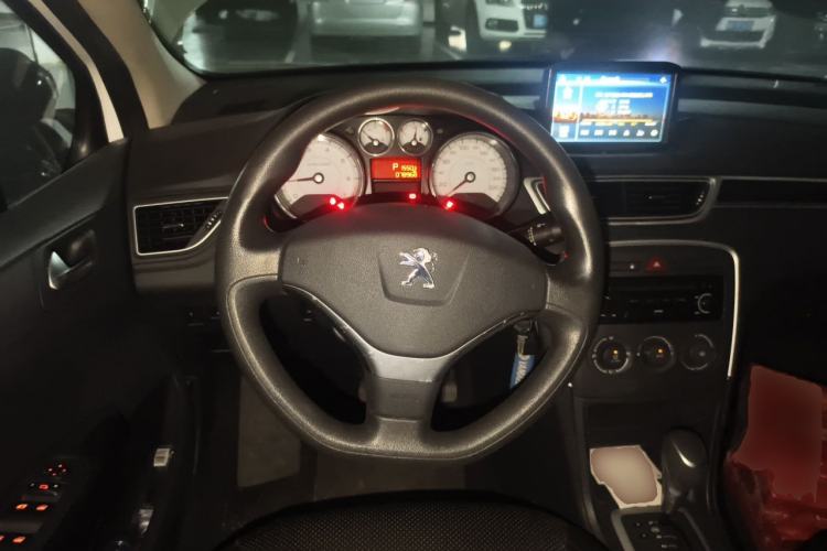 Used Peugeot 308 2014 Enjoy Edition Classic 1.6L Automatic Premium Model Steering Wheel
