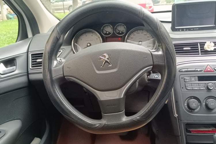 Used Peugeot 308 2014 Enjoy Edition Classic 1.6L Automatic Premium Model Steering Wheel