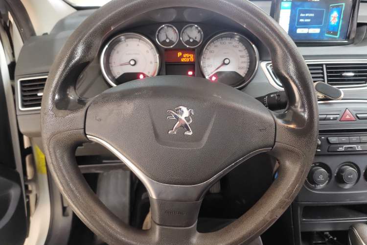 Used Peugeot 308 2014 Enjoy Edition Classic 1.6L Automatic Premium Model Steering Wheel