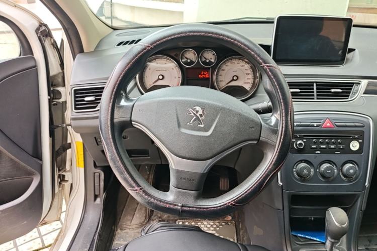 Used Peugeot 308 2014 Enjoy Edition Classic 1.6L Automatic Premium Model Steering Wheel