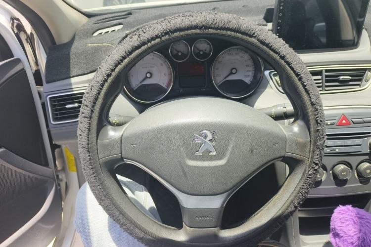 Used Peugeot 308 2014 Enjoy Edition Classic 1.6L Automatic Premium Model Steering Wheel