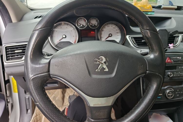Used Peugeot 308 2014 Enjoy Edition Classic 1.6L Manual Fashion Model Steering Wheel