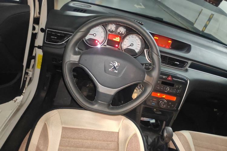 Used Peugeot 308 2014 Enjoy Edition Classic 1.6L Manual Fashion Model Steering Wheel