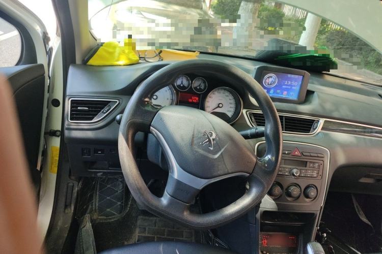 Used Peugeot 308 2014 Enjoy Edition Classic 1.6L Manual YouShang Model Steering Wheel