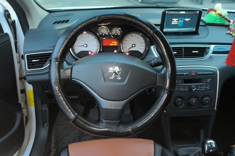 Used Peugeot 308 2014 Enjoy Edition Classic 1.6L Manual YouShang Model Steering Wheel
