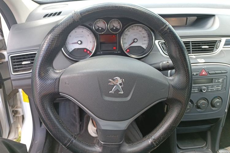 Used Peugeot 308 2014 Enjoy Edition Classic 1.6L Manual YouShang Model Steering Wheel