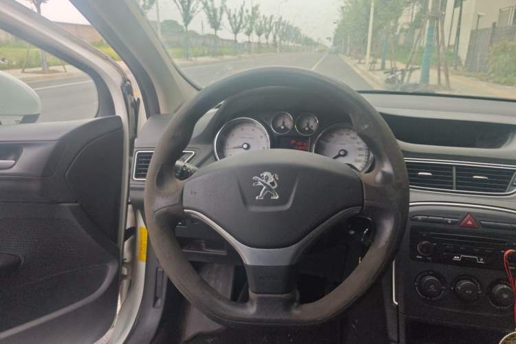Used Peugeot 308 2014 Enjoy Edition Classic 1.6L Automatic Premium Model Steering Wheel