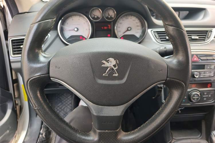 Used Peugeot 308 2014 Enjoy Edition Classic 1.6L Manual Fashion Model Steering Wheel