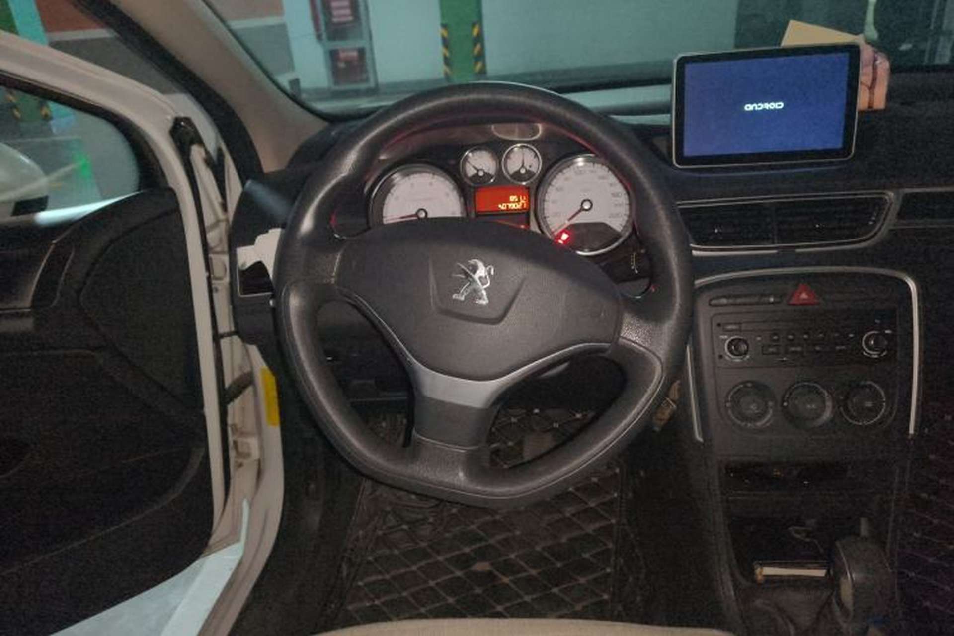 Used Peugeot 308 2014 Enjoy Edition Classic 1.6L Manual YouShang Model Steering Wheel