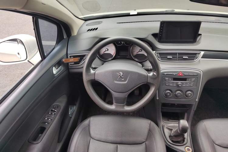 Used Peugeot 308 2014 Enjoy Edition Classic 1.6L Manual YouShang Model Steering Wheel