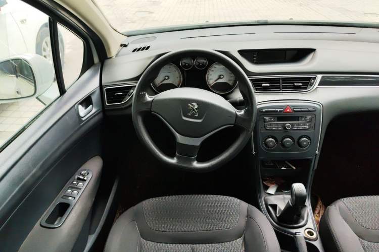 Used Peugeot 308 2014 Enjoy Edition Classic 1.6L Manual YouShang Model Steering Wheel