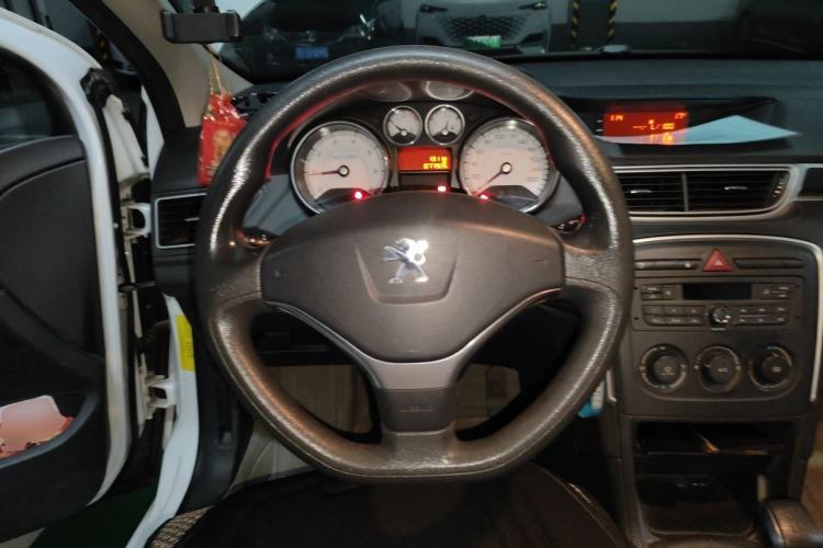 Used Peugeot 308 2014 Enjoy Edition Classic 1.6L Manual YouShang Model Steering Wheel