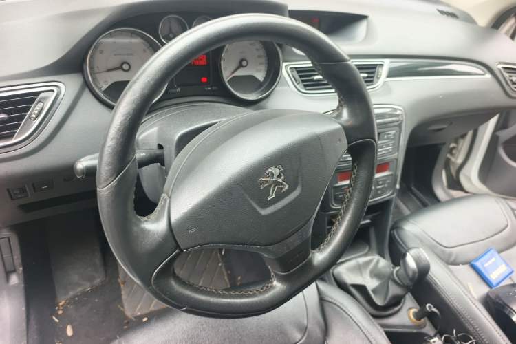 Used Peugeot 308 2014 Enjoy Edition Classic 1.6L Manual Fashion Model Steering Wheel