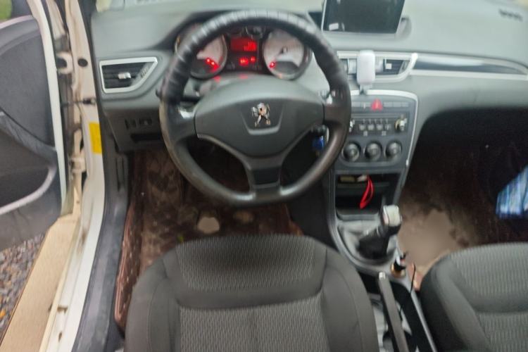 Used Peugeot 308 2014 Enjoy Edition Classic 1.6L Manual YouShang Model Steering Wheel