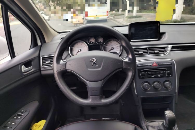 Used Peugeot 308 2014 Enjoy Edition Classic 1.6L Manual YouShang Model Steering Wheel