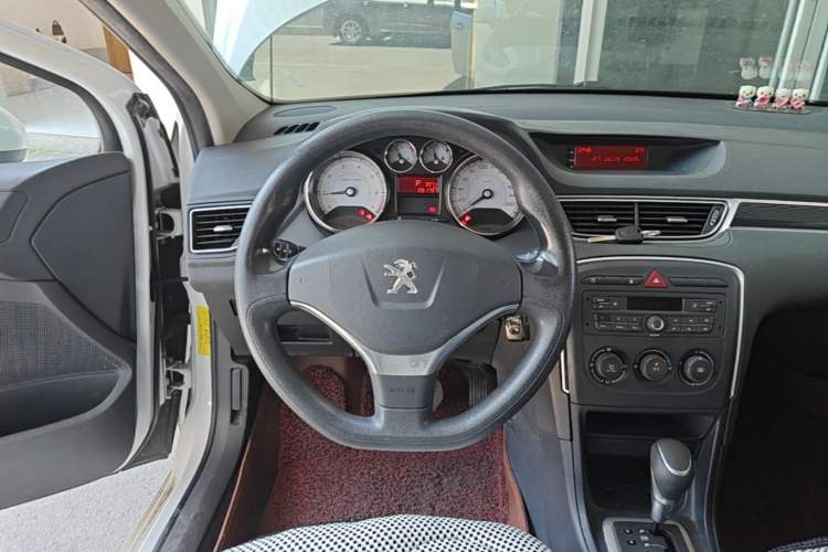 Used Peugeot 308 2014 Enjoy Edition Classic 1.6L Automatic Premium Model Steering Wheel