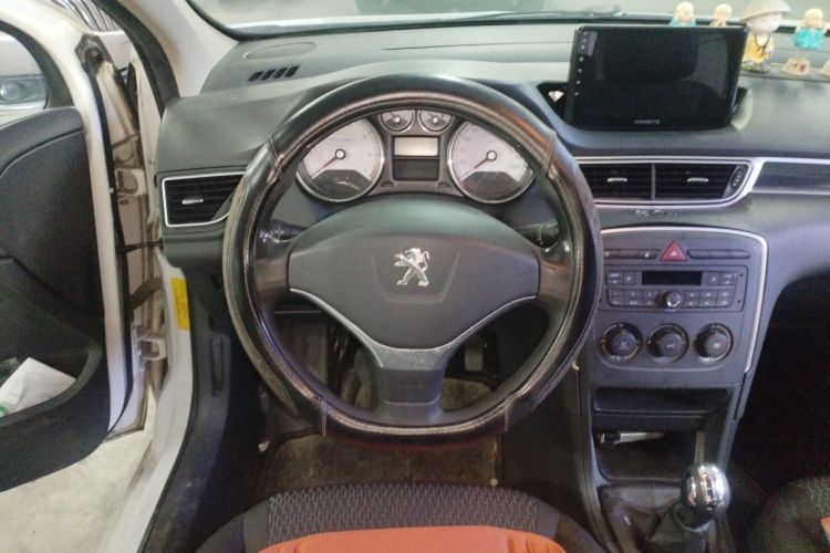 Used Peugeot 308 2014 Enjoy Edition Classic 1.6L Manual YouShang Model Steering Wheel