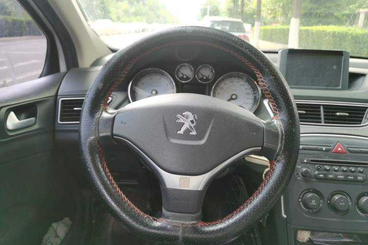 Used Peugeot 308 2014 Enjoy Edition Classic 1.6L Manual YouShang Model Steering Wheel