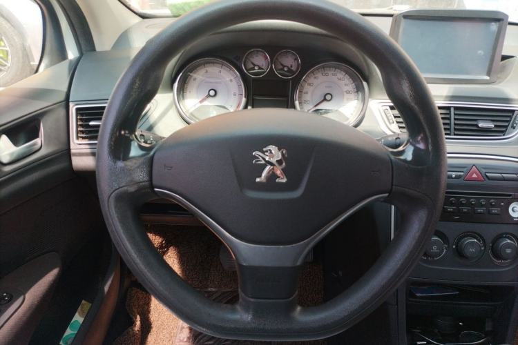 Used Peugeot 308 2014 Enjoy Edition Classic 1.6L Manual YouShang Model Steering Wheel