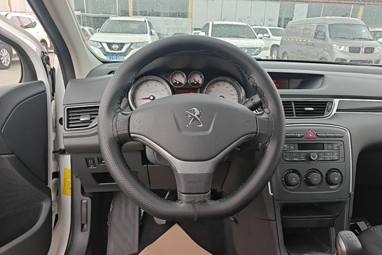 Used Peugeot 308 2014 Enjoy Edition Classic 1.6L Manual YouShang Model Steering Wheel