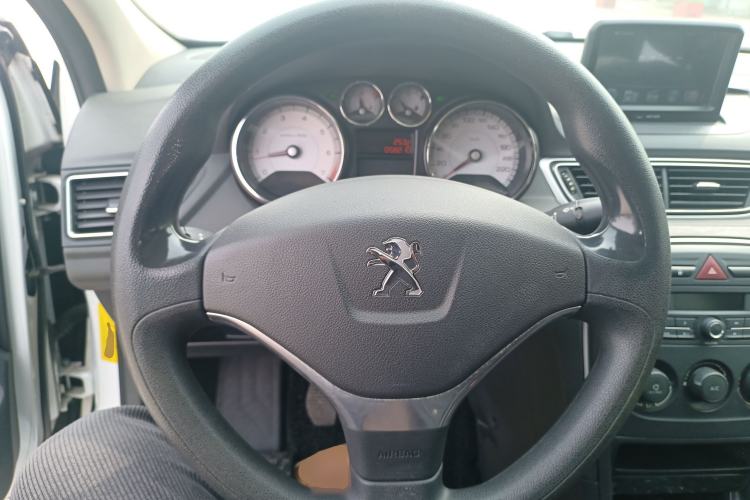 Used Peugeot 308 2014 Enjoy Edition Classic 1.6L Manual YouShang Model Steering Wheel