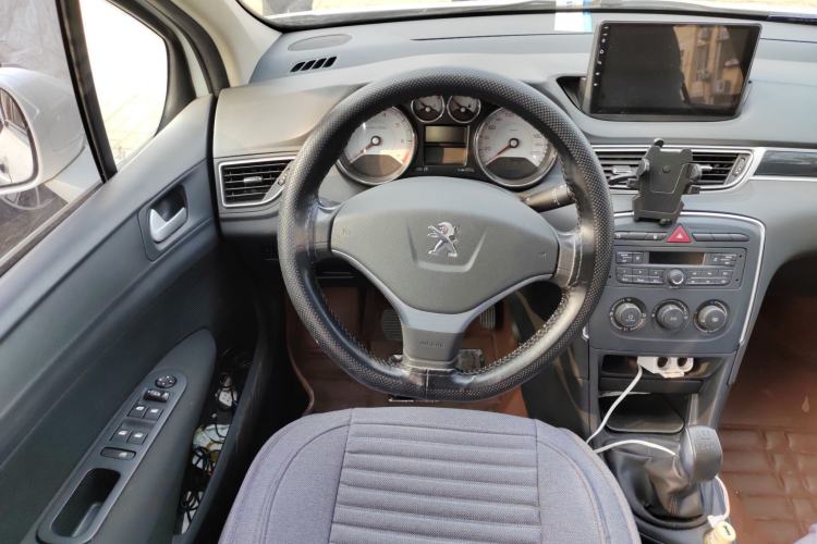 Used Peugeot 308 2014 Enjoy Edition Classic 1.6L Manual YouShang Model Steering Wheel