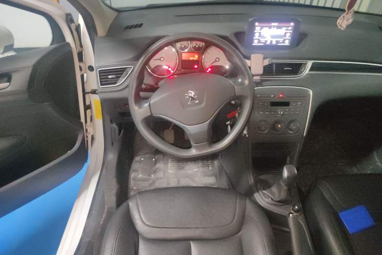 Used Peugeot 308 2014 Enjoy Edition Classic 1.6L Manual YouShang Model Steering Wheel