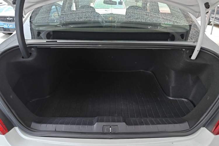 Used Peugeot 308 2014 Enjoyment Edition Classic 1.6L Automatic Fashion Model Trunk