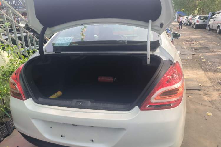 Used Peugeot 308 2014 Enjoy Edition Classic 1.6L Manual Fashion Model Trunk