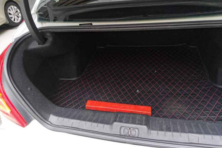 Used Peugeot 308 2014 Enjoy Edition Classic 1.6L Manual YouShang Model Trunk