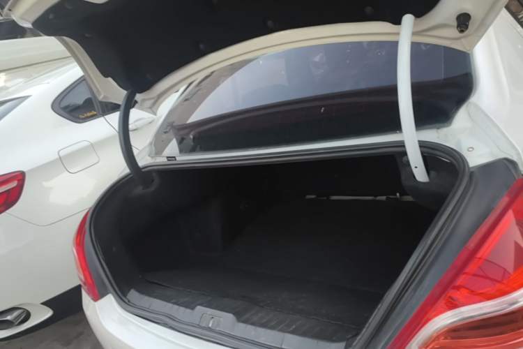Used Peugeot 308 2014 Enjoy Edition Classic 1.6L Manual YouShang Model Trunk
