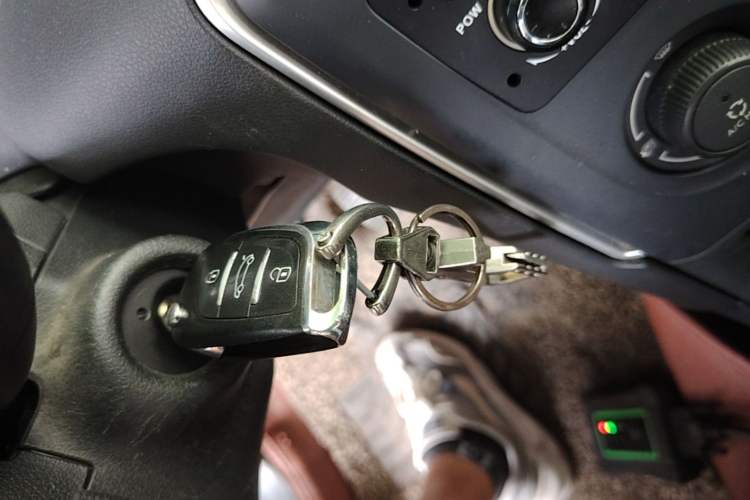 Used Peugeot 308 2014 Enjoy Edition Classic 1.6L Manual YouShang Model Vehicle Key