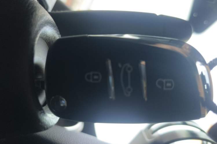 Used Peugeot 308 2014 Enjoy Edition Classic 1.6L Manual YouShang Model Vehicle Key