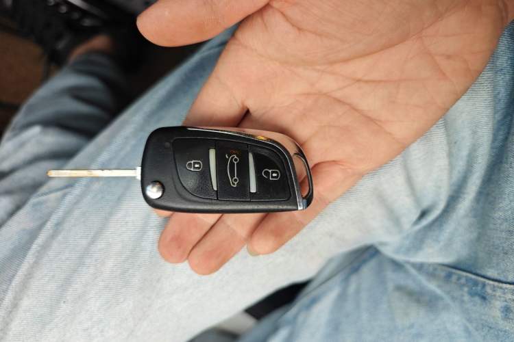 Used Peugeot 308 2014 Enjoy Edition Classic 1.6L Manual YouShang Model Vehicle Key