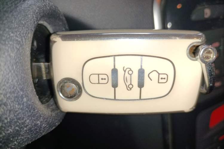 Used Peugeot 308 2014 Enjoyment Edition Classic 1.6L Automatic Fashion Model Vehicle Key