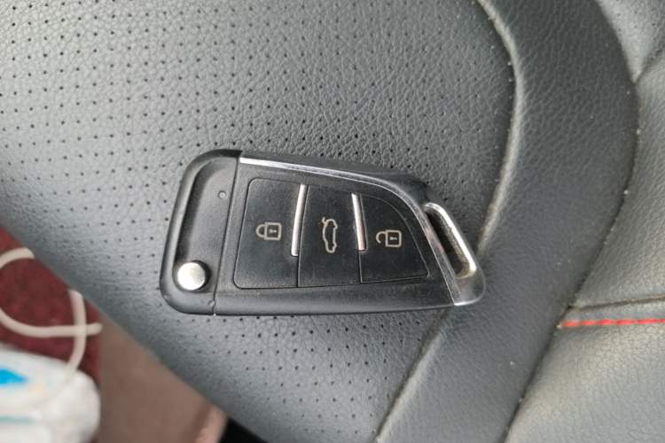 Used Peugeot 308 2014 Enjoy Edition Classic 1.6L Manual YouShang Model Vehicle Key