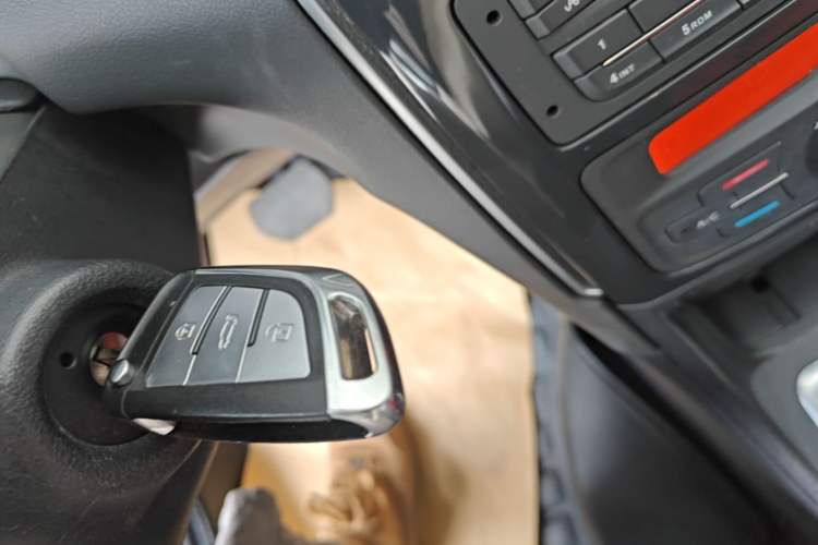 Used Peugeot 308 2014 Enjoyment Edition Classic 1.6L Automatic Fashion Model Vehicle Key