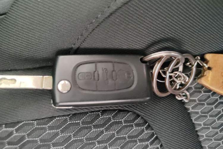 Used Peugeot 308 2014 Enjoyment Edition Classic 1.6L Automatic Fashion Model Vehicle Key