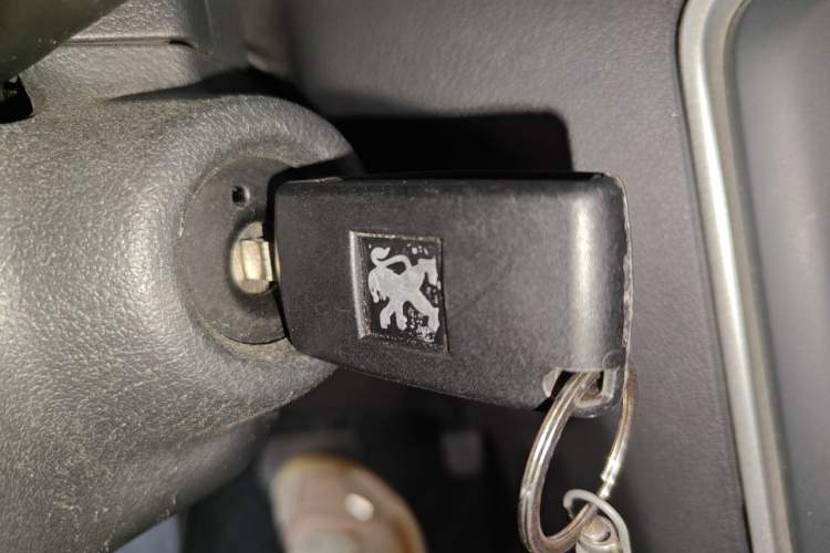 Used Peugeot 308 2014 Enjoyment Edition Classic 1.6L Automatic Fashion Model Vehicle Key