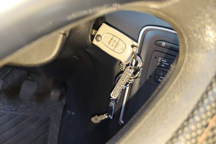Used Peugeot 308 2014 Enjoy Edition Classic 1.6L Manual YouShang Model Vehicle Key